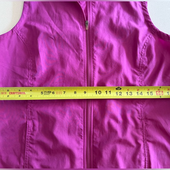 New Balance Lightweight Hot Pink Running Vest - Picture 10 of 12